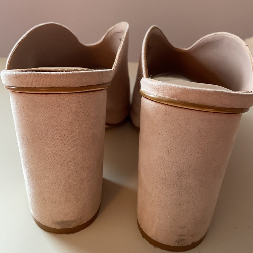 ABOUND HEELS! - Picture 3 of 7